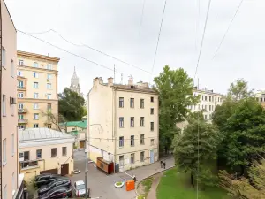 V Tsentre Ryadom Metro I Arbat Flat