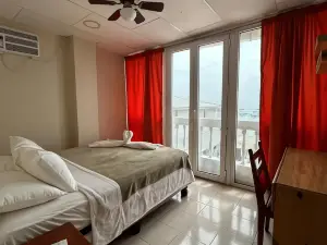 Chescos Hotel & Hostel