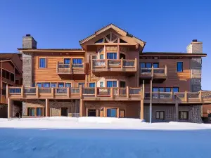 Slopeside Hotel by Seven Springs Resort