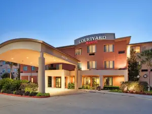 Courtyard Wall at Monmouth Shores Corporate Park