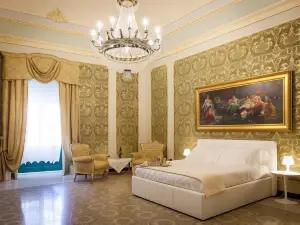 蒙塔巴諾宮殿酒店