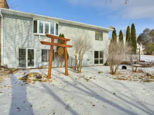 Charming Savage Home with Yard 18 Mi to Minneapolis