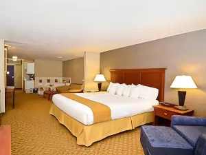 Holiday Inn Express & Suites Fort Atkinson