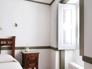 Casa da Praça - Guest House
