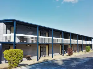 Snow Season Motor Inn