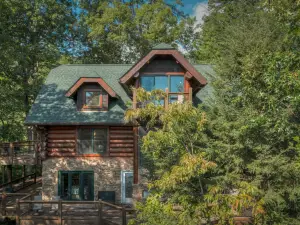 Elegant Log Home with Resort Amenities - Spectacular Lakefront Retreat