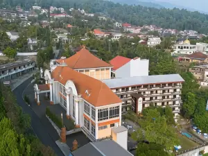 Royal Hotel and Convention Tretes