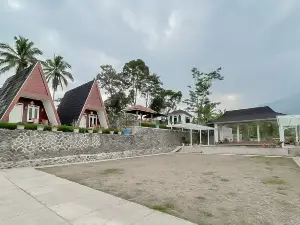RedDoorz Resort Syariah @ Rancakalong Sumedang