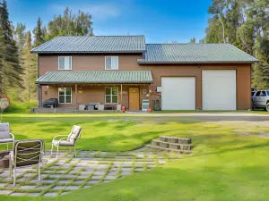 Lovely Soldotna Home, Steps from Kenai River