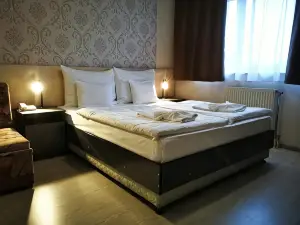 Patyi Etterem es Hotel