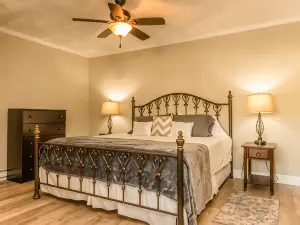 Strictly Moose Luxury Vacation Suites