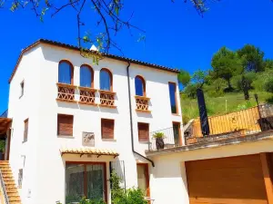 Ca l' Ermitanyo- Casa Torre Blanca