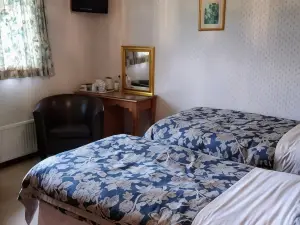 Alltyfyrddin Farm Guest House at the Merlin's Hill Centre