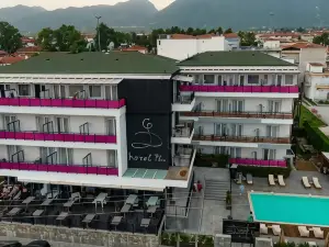 Dafni Plus Hotel