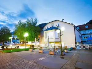 Hotel & Hostel Marenberg Radlje