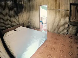 Chomdoy Bungalow & Restaurant