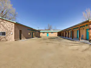 Quiet Mora Hideaway 35 Mi to Angel Fire Resort!