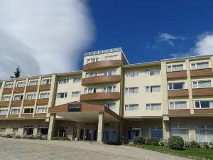 Huinid Pioneros Hotel