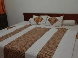 Arrys (Watukarung Surf Camp)