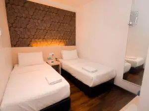 H Hotel