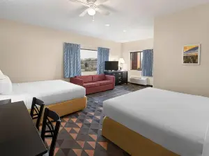 Days Inn by Wyndham Mackinaw City/Bridgeview Area