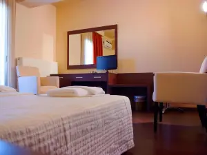 Plotini Hotel