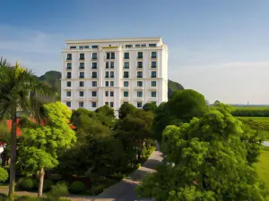 Khách sạn & Resort Hidden Charm Ninh Bình