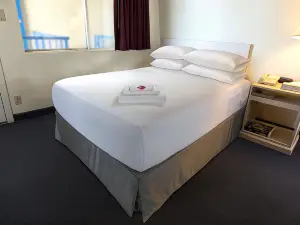 Americas Best Value Inn & Suites Forsyth