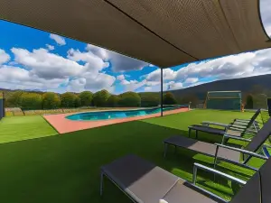 Clarendon Forest Retreat