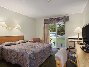 Travelodge by Wyndham Bracebridge