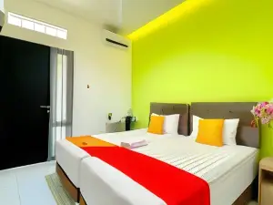 Modern Guest House by Calli Rooms