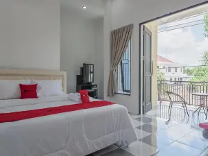 RedDoorz Syariah Near Sultan Thaha Airport Jambi