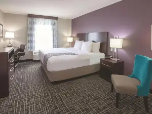 La Quinta Inn & Suites by Wyndham New Cumberland-Harrisburg