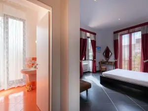 Maria Vittoria Charming Rooms and Apartments