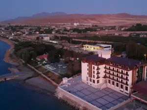 Ramada by Wyndham Van
