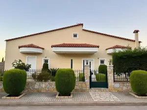 Theologos Guesthouse