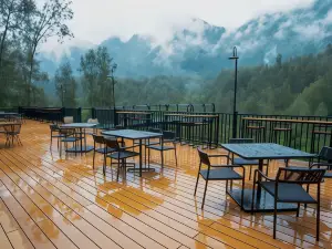 Manis Ae Cabin & Resto Bromo
