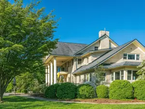 Skylaranna Resort & Spa