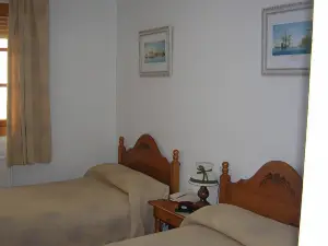 Hostal Restaurante la Muralla