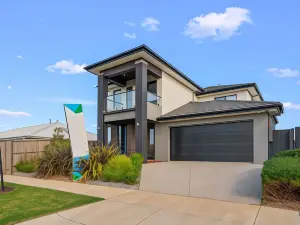 Werribee Gem Luxe Home Family Getaway 6Bed Netflix