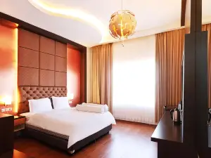 Emerald Hotel