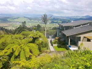 WoodyHanger Lodge