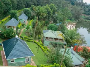 Bunyonyi Safaris Resort