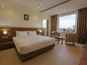Hotel Oil Field