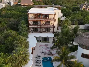 Beach Front Hotel Boutique DK House