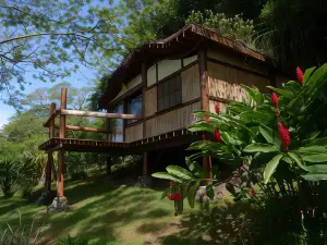 Fare Oviri Lodge