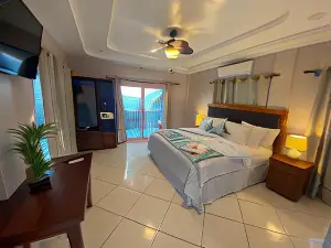 La Isla Resort
