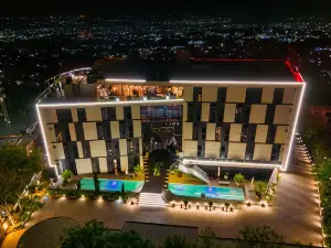 Mgb Hotel at 2Ten