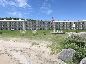Bavarian Haus Lakefront Inn
