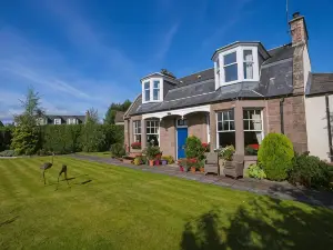 Alexandra Lodge